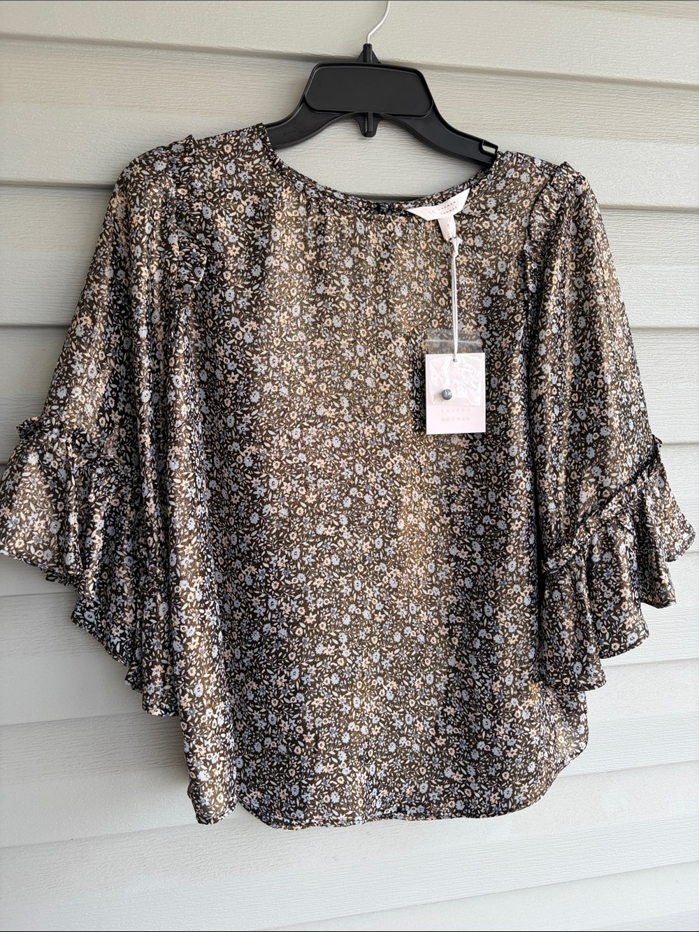 NWT LC Lauren Conrad Floral boho Ruffle-Sleeve Blouse -with gold sheen